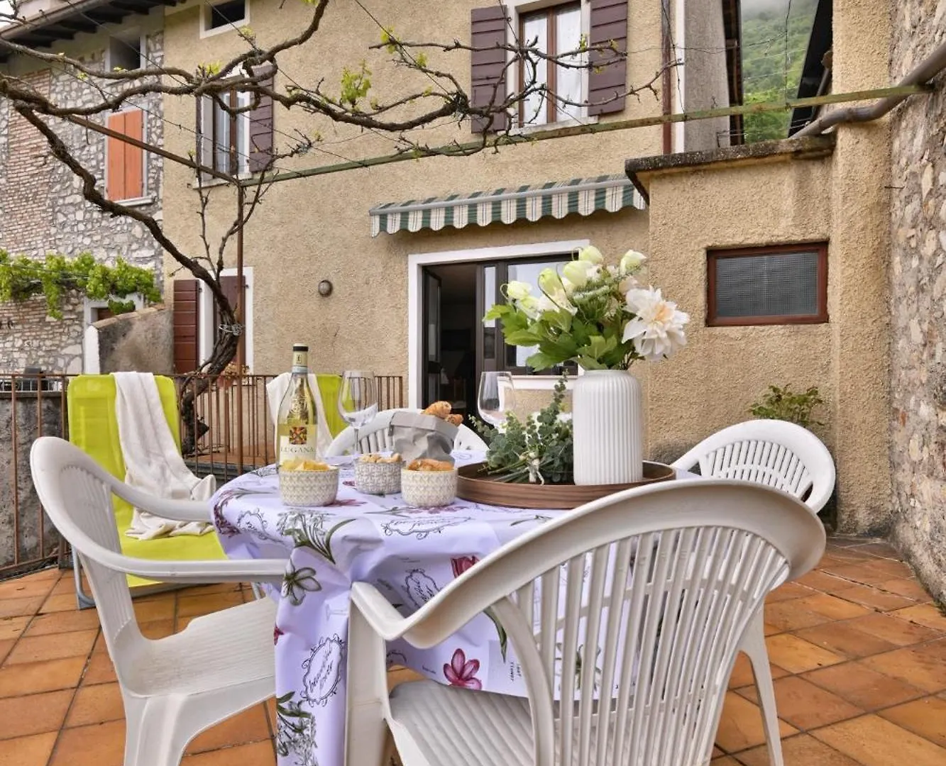 Casa Tullio - Theater Home Gargnano 0*,  Italy